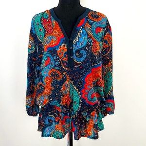 Jones New York 3/4 Button V-Neck Blouse. Long sleeves can be worn as 3/4 sleeves